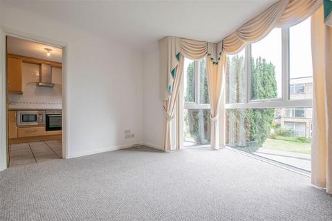 7, Eversley Lodge Park View, Hoddesdon, EN11 8PH