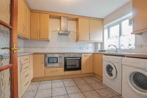 7, Eversley Lodge Park View, Hoddesdon, EN11 8PH