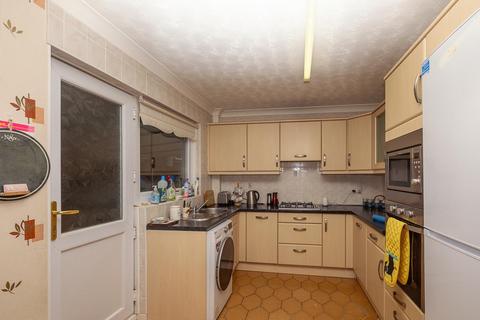 61 Cleviston Park, Llangennech, Llanelli, SA14 9UP