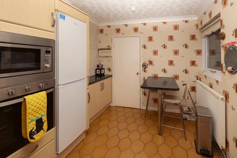 61 Cleviston Park, Llangennech, Llanelli, SA14 9UP