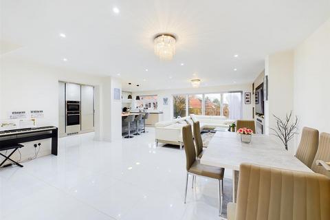 31 Allonby Drive, Ruislip, HA4 7YU