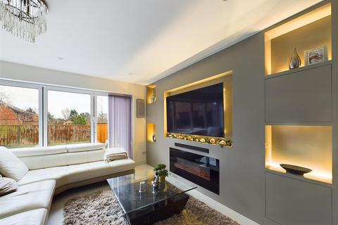 31 Allonby Drive, Ruislip, HA4 7YU