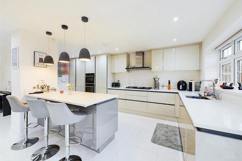 31 Allonby Drive, Ruislip, HA4 7YU