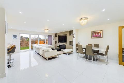 31 Allonby Drive, Ruislip, HA4 7YU