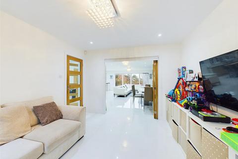 31 Allonby Drive, Ruislip, HA4 7YU