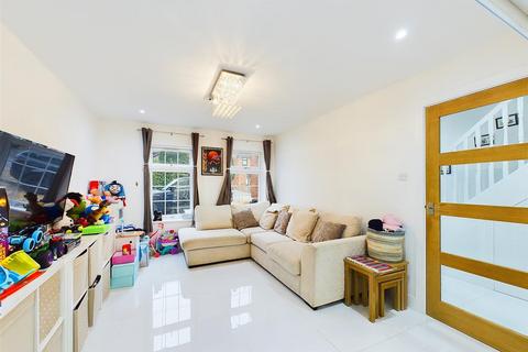 31 Allonby Drive, Ruislip, HA4 7YU