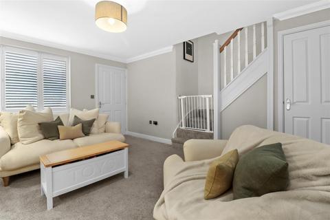 4 bedroom semi-detached house for sale, Cuckmere Close, Hailsham