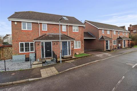 4 bedroom semi-detached house for sale, Cuckmere Close, Hailsham