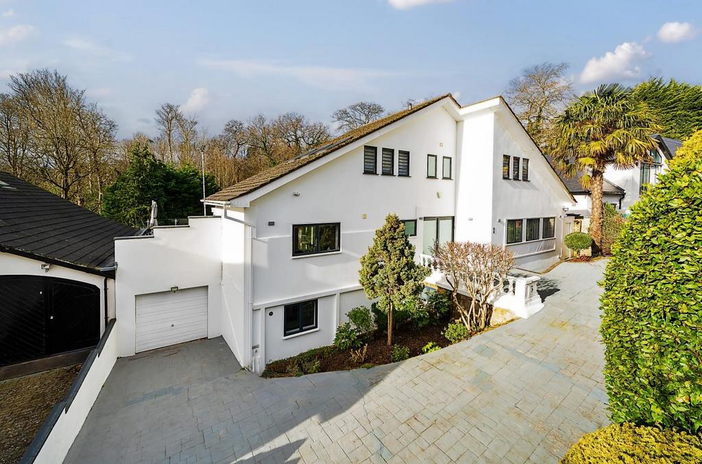 Fallowfield, Stanmore HA7 5 bed detached house for sale £2,000,000