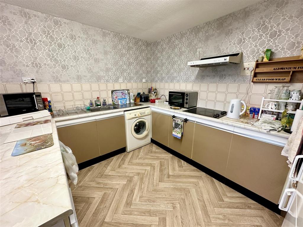 Kitchen area.JPEG