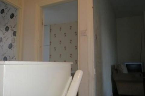 3 bedroom flat to rent - Croydon Road, Newcastle upon Tyne, NE4 5LP