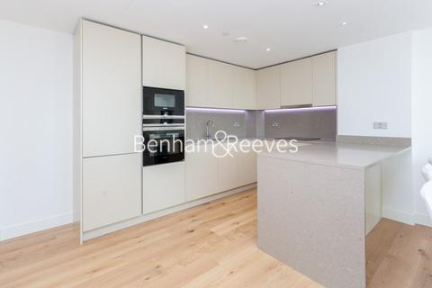 2 bedroom apartment to rent, Vaughan Way, London E1W