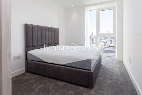 2 bedroom apartment to rent, Vaughan Way, London E1W