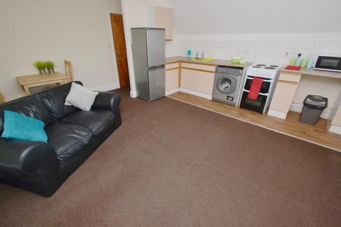 2 bedroom flat to rent, Musters Road, West Bridgford NG2