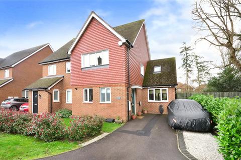 3 bedroom semi-detached house for sale - East Grinstead, West Sussex, RH19