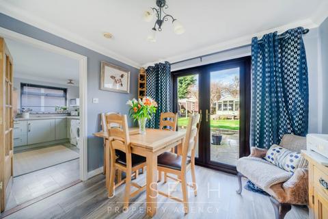 101 Leggatt Drive, Bramford, Ipswich, IP8 4EY