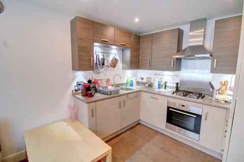 3 bedroom semi-detached house to rent, Holland Street, Manchester M40