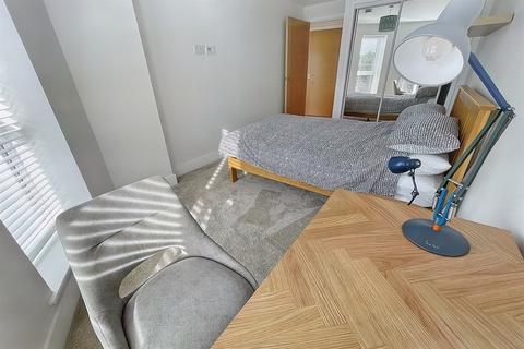 2 bedroom flat for sale - West Cliff
