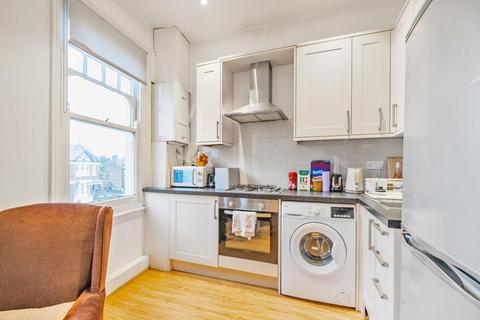 41b Salford Road, London, SW2 4BL