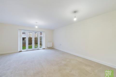 3 bedroom semi-detached house for sale, Woolhampton Way, Reading, Berkshire, RG2