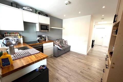 undefined, Chaucer Green, Croydon, CR0