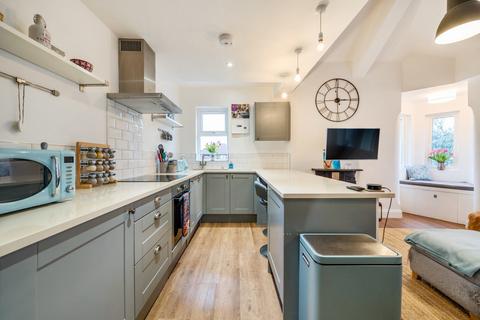 24a Glenthorne Road, Kingston Upon Thames, KT1 2UB