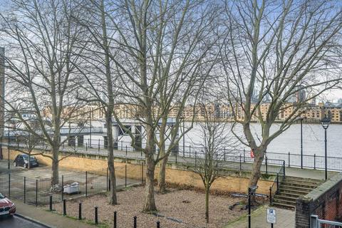 2 bedroom flat for sale, Clarence Mews, Surrey Quays