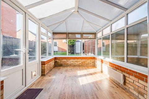 18 Bentley Drive, Lowestoft, NR32 4WA