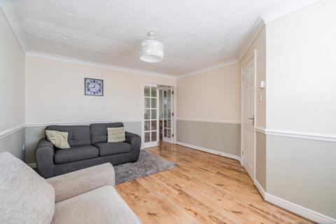 18 Bentley Drive, Lowestoft, NR32 4WA