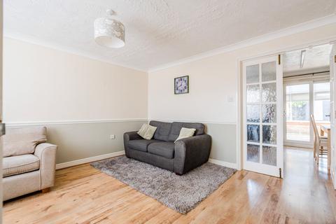18 Bentley Drive, Lowestoft, NR32 4WA