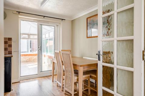 18 Bentley Drive, Lowestoft, NR32 4WA