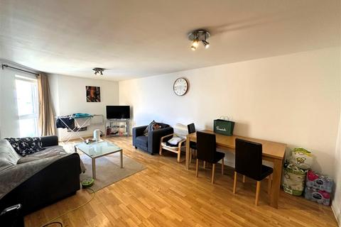 1 bedroom apartment for sale, Azalea House, Feltham