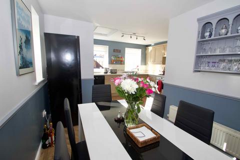 2 Chase Close, Glastonbury, BA6 9PT