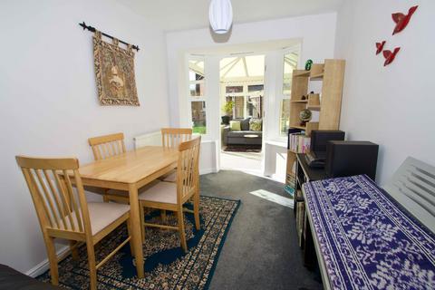 2 Chase Close, Glastonbury, BA6 9PT