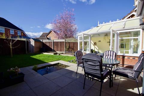 2 Chase Close, Glastonbury, BA6 9PT