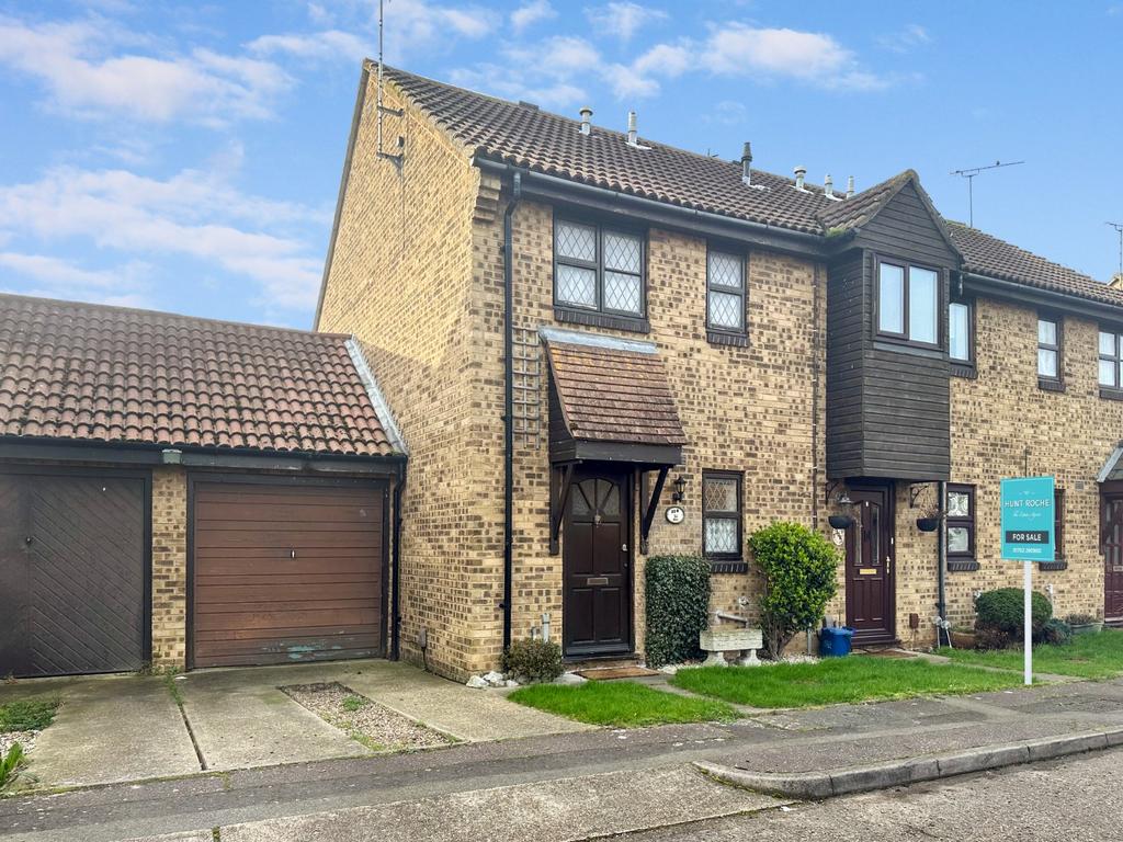 The Drakes, Shoeburyness, Essex, SS3 2 bed end of terrace house for