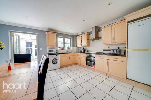 4 bedroom townhouse for sale, Elgar Drive, Witham