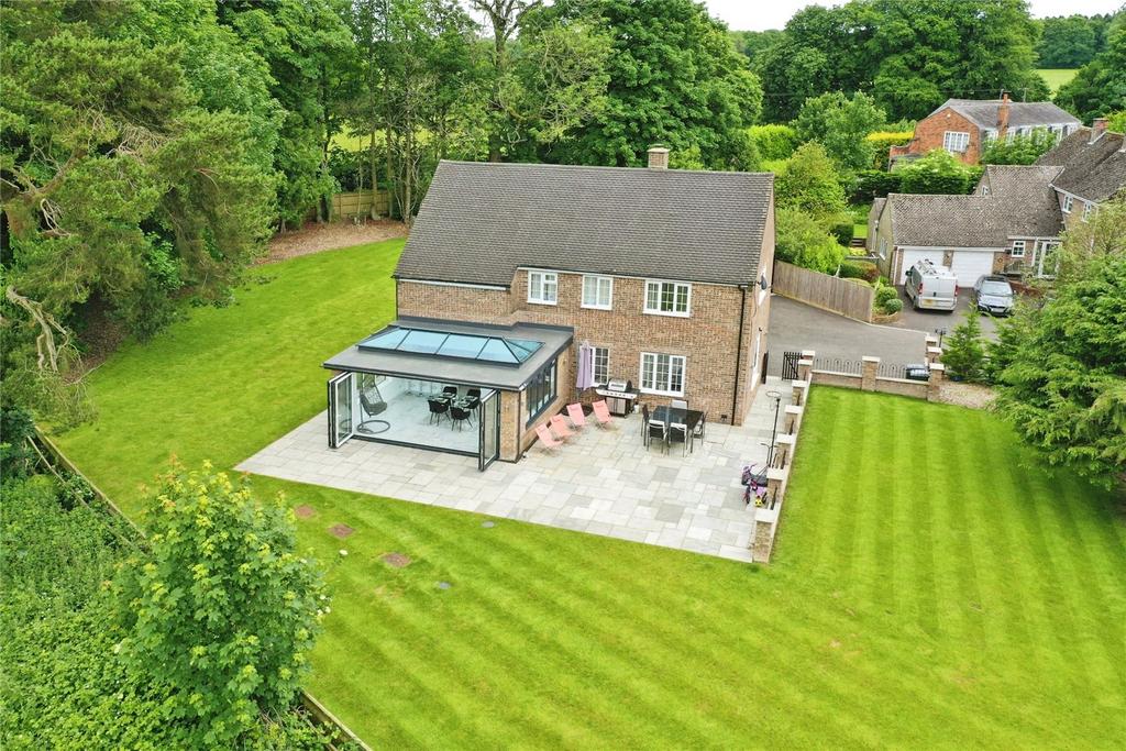 Ermin Street, Woodlands St. Mary... 4 bed detached house for sale £