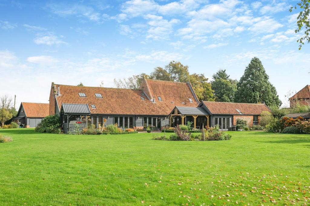 Welgate, Mattishall, Dereham, Norfolk, NR20 6 bed detached house for sale £1,300,000
