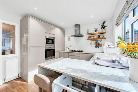 68 Holmsdale Grove, Bexleyheath, DA7 6NY