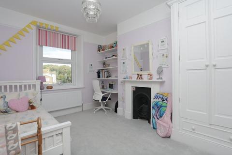 1 Copthall Gardens, Folkestone, CT20 1HF