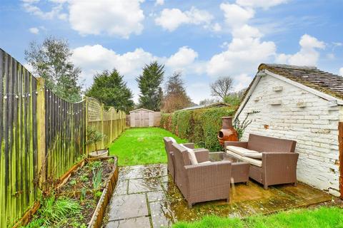145 Albert Road, Horley, RH6 7HS
