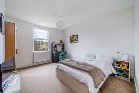 2 bedroom flat to rent, Shepherd's Bush W12 W12