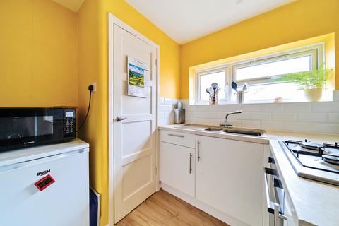 2 bedroom maisonette for sale, Manor Road, Twyford, Winchester, Hampshire, SO21