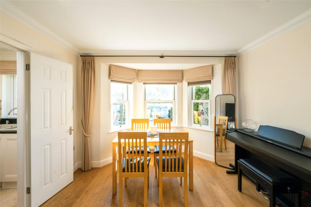Raglan Road, Reigate, Surrey, RH2 2 bed semidetached house for sale