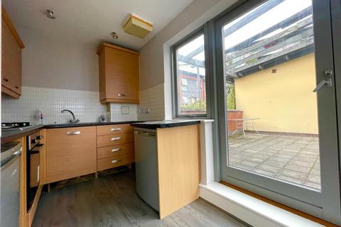 2 bedroom flat to rent - Bradshaw Close, Birmingham B15