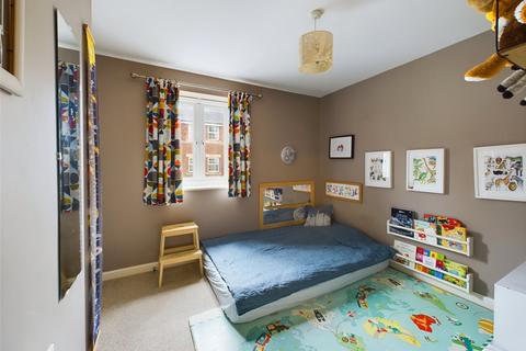 33 Cardinal Drive, Tuffley, Gloucester, GL4 0UW
