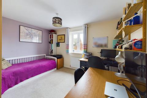 33 Cardinal Drive, Tuffley, Gloucester, GL4 0UW