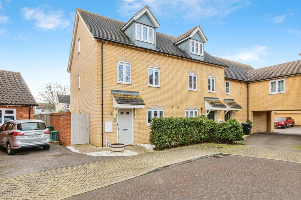 Wall Mews, Colchester, CO2 3 bed end of terrace house - £300,000