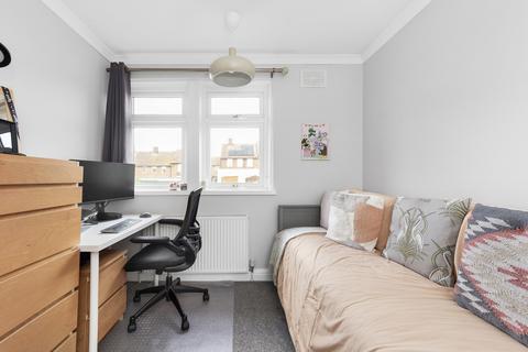 79 Dursley Road, London, SE3 8PG